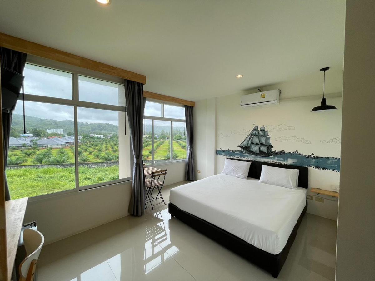 Dwell Phuket Airport Hotel At Naiyang Nai Yang Bagian luar foto