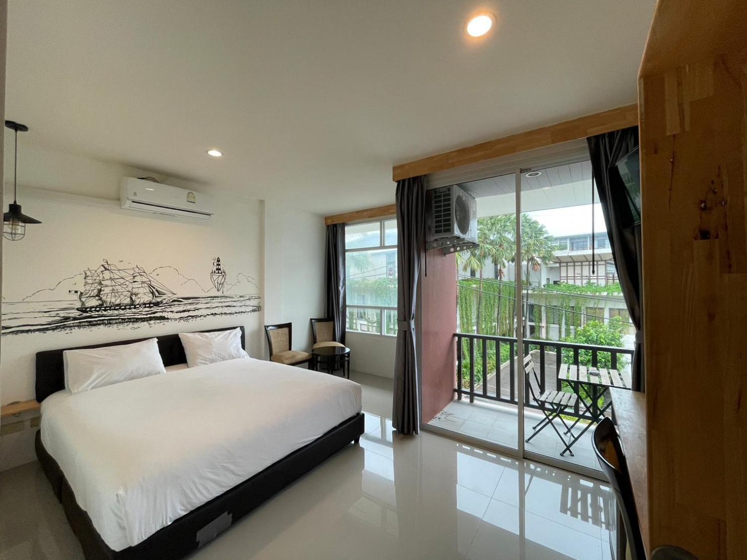 Dwell Phuket Airport Hotel At Naiyang Nai Yang Bagian luar foto